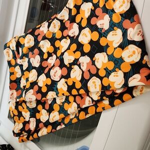 Never worn Lularoe Disney Mickey leggings